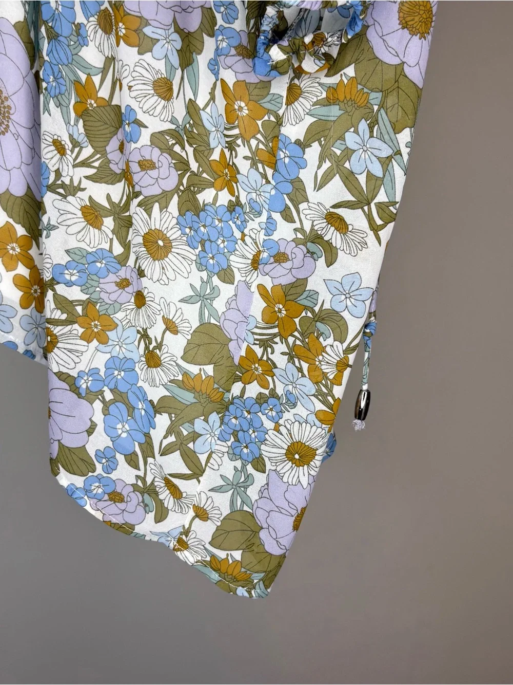 entro Floral Smocked V-Neck Blouse With Puff Sleeve Size Large - Picture 5 of 10